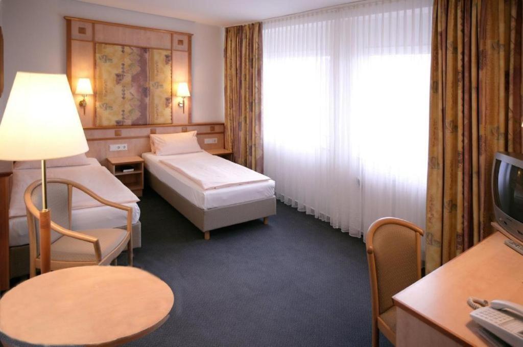 Hotel Wetterau - Self-Check-In Wölfersheim Eksteriør billede