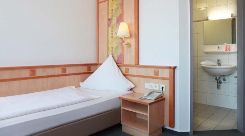Hotel Wetterau - Self-Check-In Wölfersheim Eksteriør billede